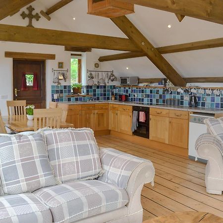 The Garden Barn Villa Айвибридж Екстериор снимка