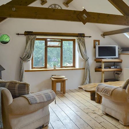 The Garden Barn Villa Айвибридж Екстериор снимка