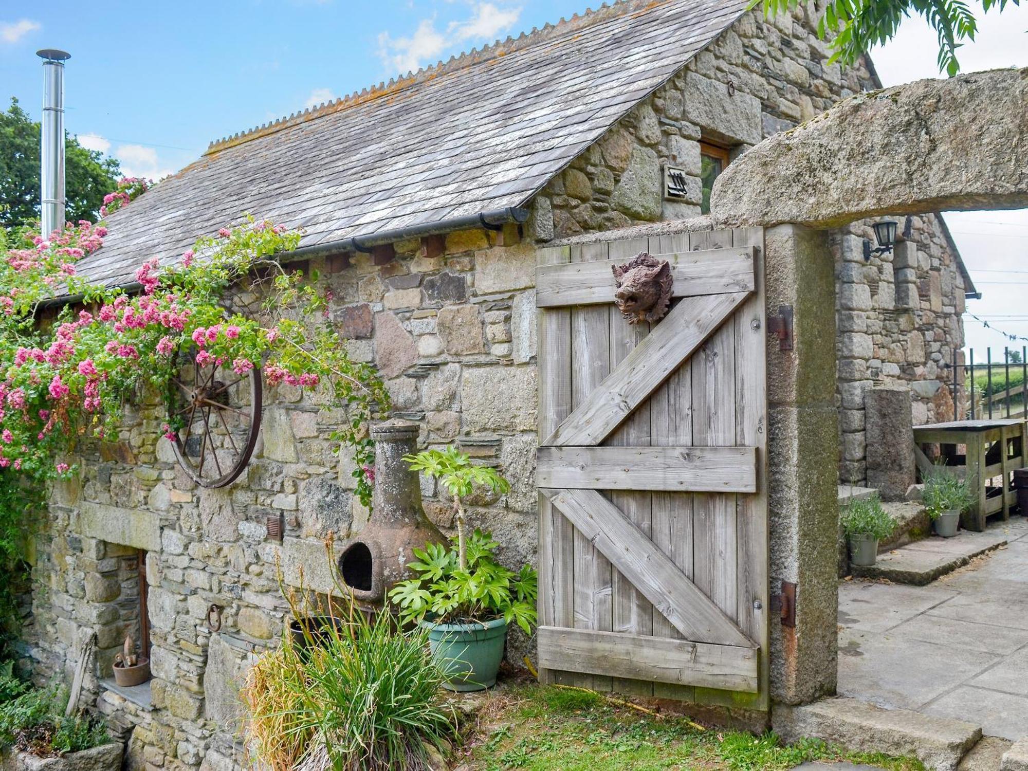 The Garden Barn Villa Айвибридж Екстериор снимка